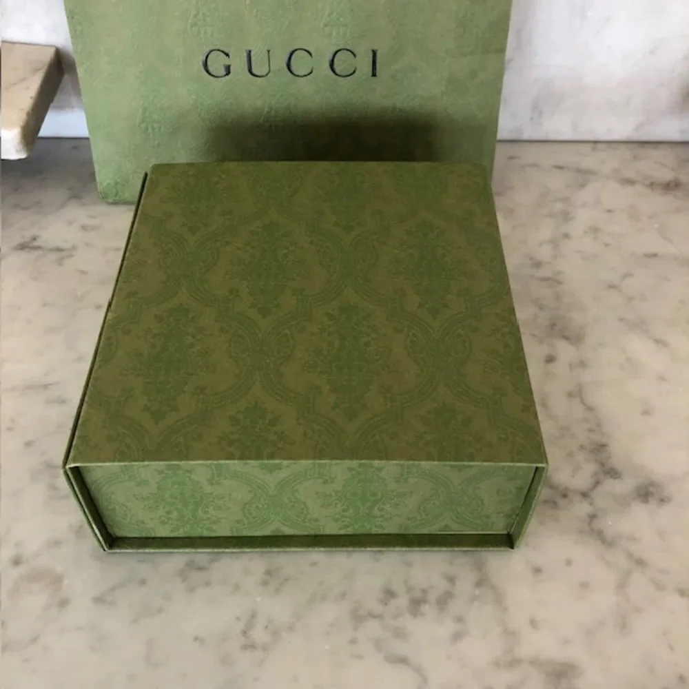 GUCCI Gift Present Set - Textured Green Logo Magnetic Box, Dust Bag & Gi…